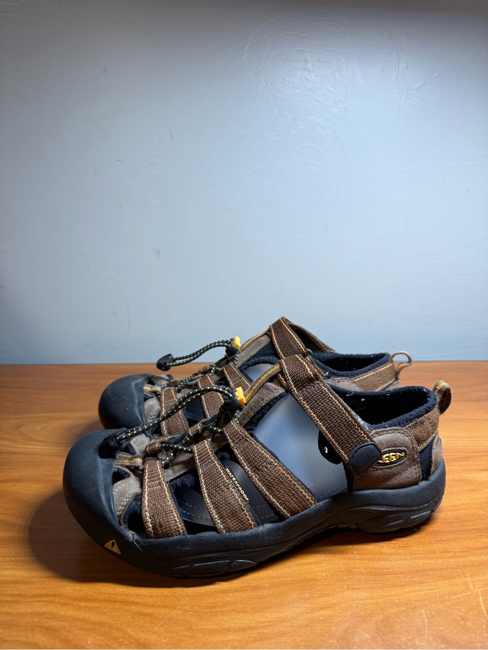 Keen Newport H2 Sandal Water Shoe Hiking Closed Toe Brown Leather Bungee W8